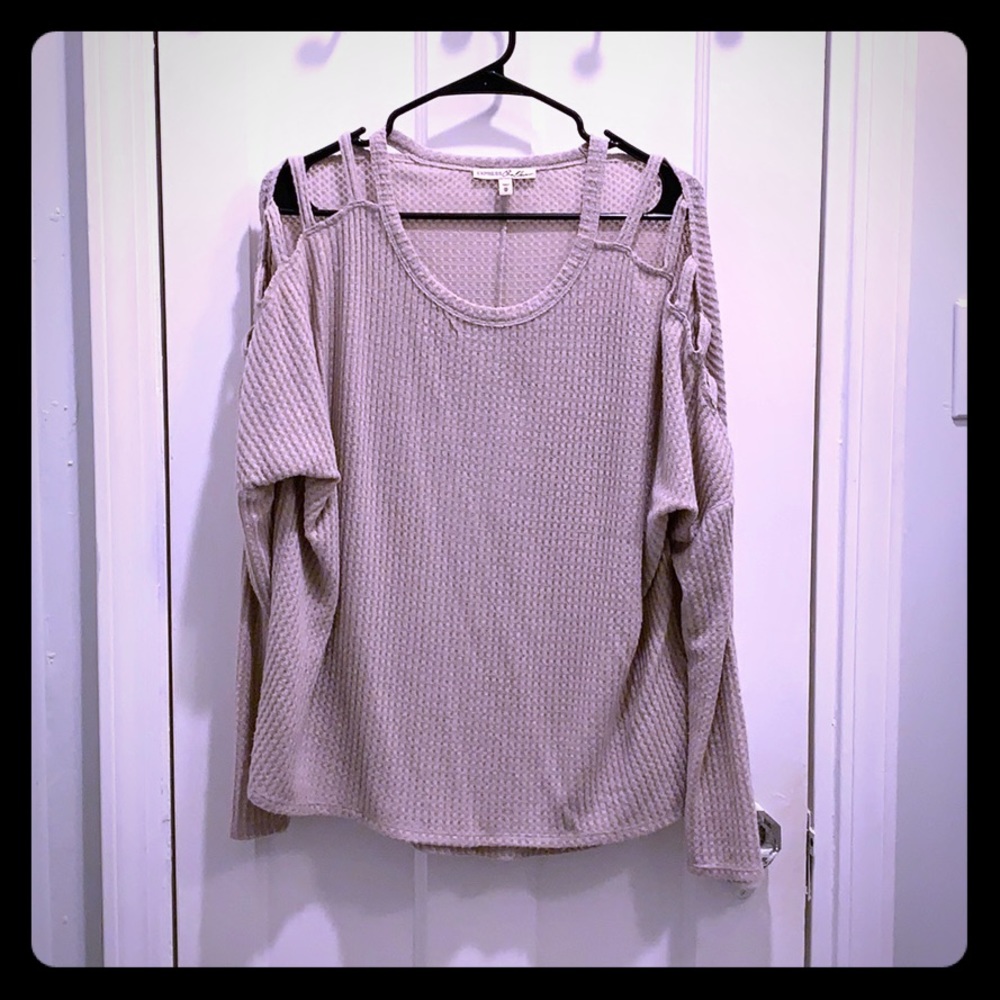 Soft and cozy cut-out boyfriend thermal